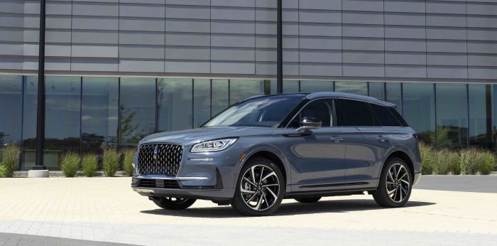 Lincoln Corsair Grand Touring Offers Big Comfort and Style
