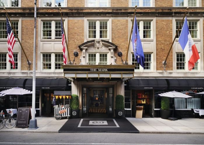 A Swiss-Inspired Holiday Chalet Arrives at NYCâs The Mark